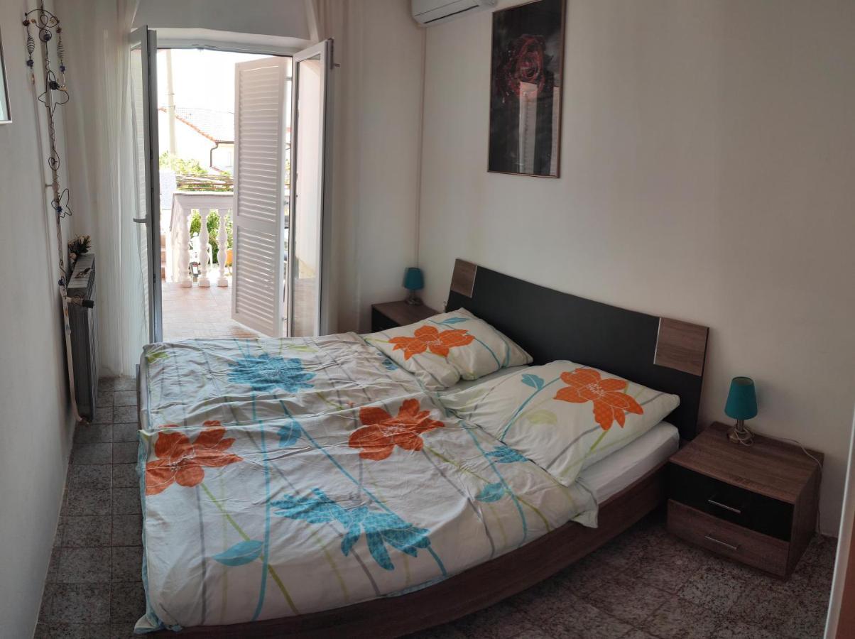 Apartmani Sabira Novi Vinodolski Esterno foto