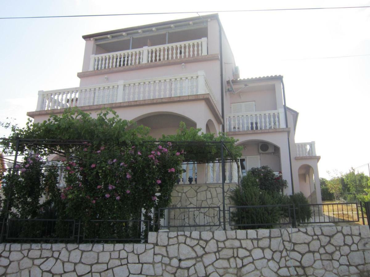 Apartmani Sabira Novi Vinodolski Esterno foto